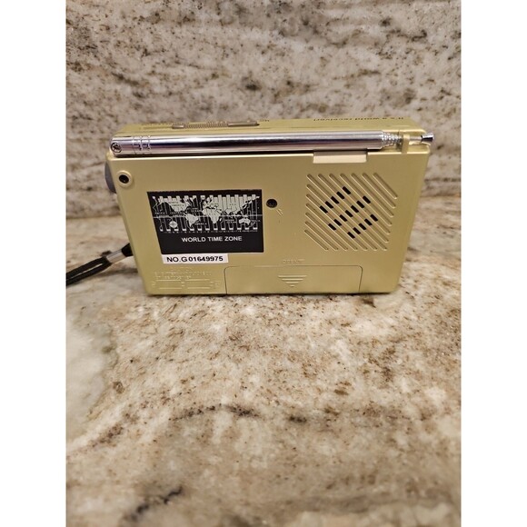 BELL & HOWELL FM / AM / TV / MW / SW - NINE BAND WORLD RECEIVER RADIO - Picture 5 of 7